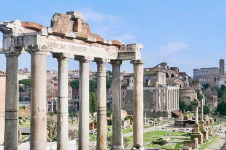 Colosseum and Roman Forum by Night: Guided Tour from Outside