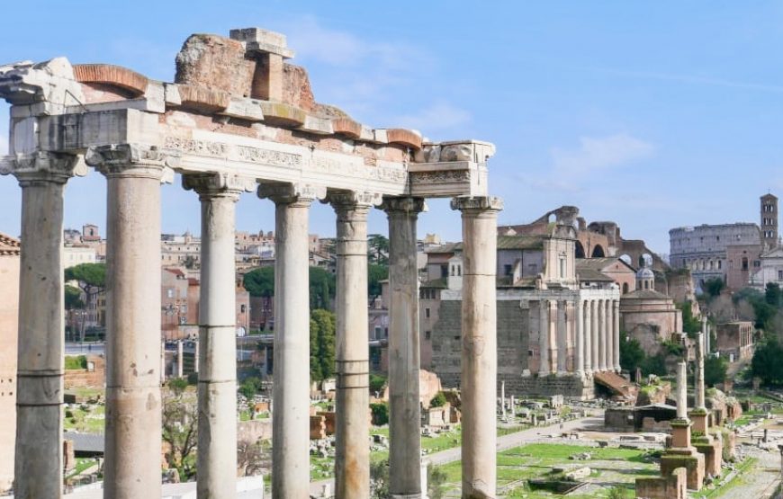 Colosseum and Roman Forum by Night: Guided Tour from Outside